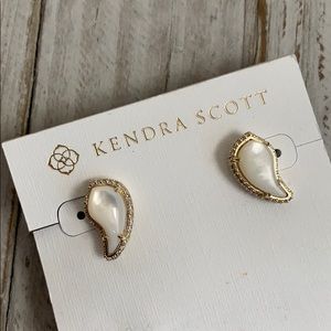 Kendra Scott Temple Stud Earrings Gold NEW